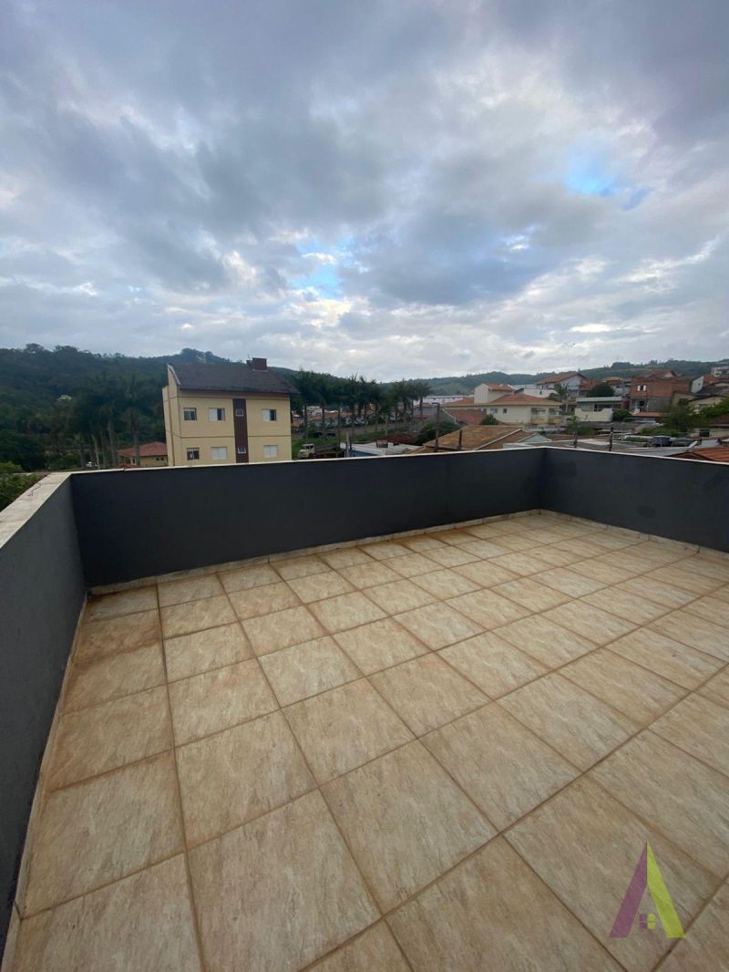 Sobrado em Bairro Tradicional em São Roque! 