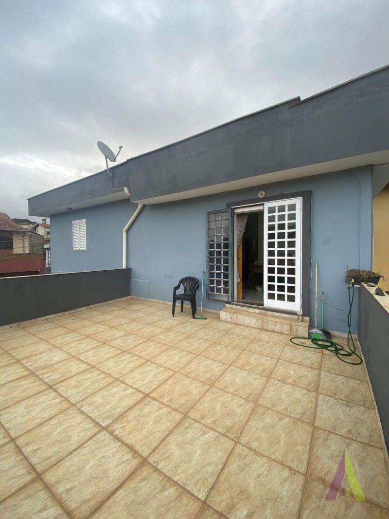 Sobrado em Bairro Tradicional em São Roque! 