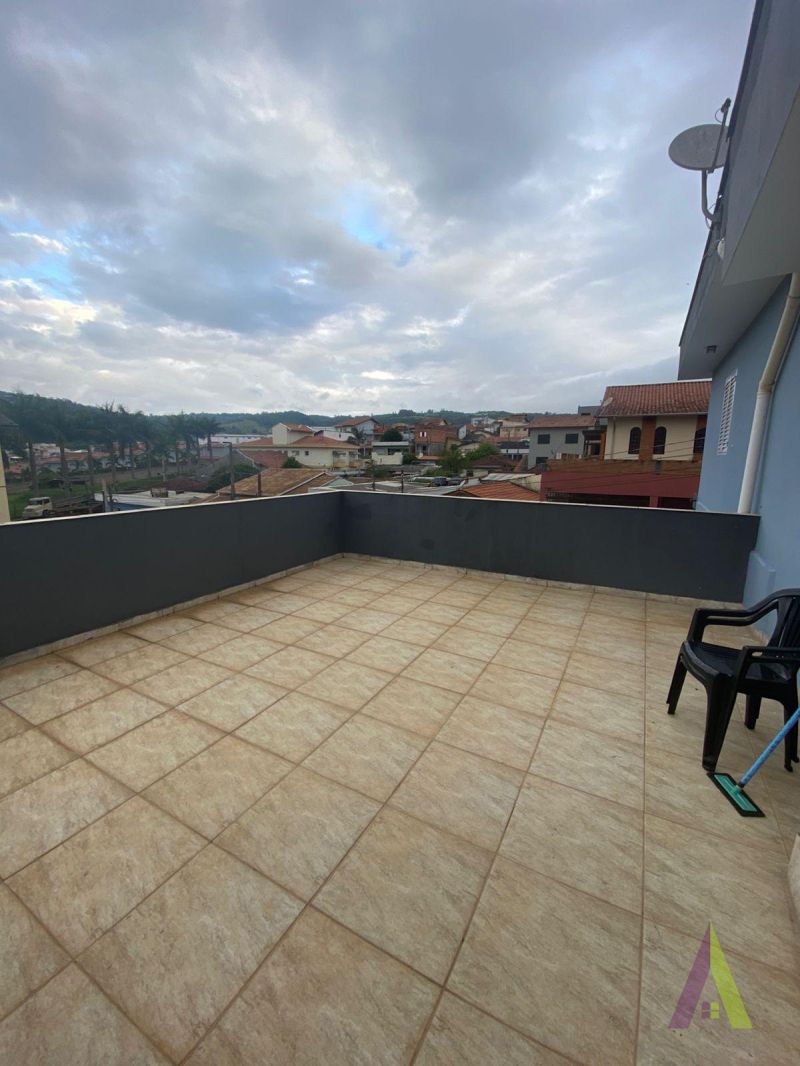 Sobrado em Bairro Tradicional em São Roque! 