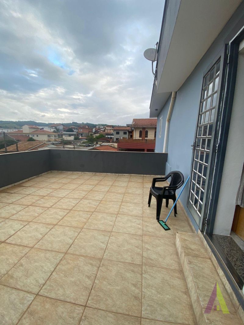 Sobrado em Bairro Tradicional em São Roque! 