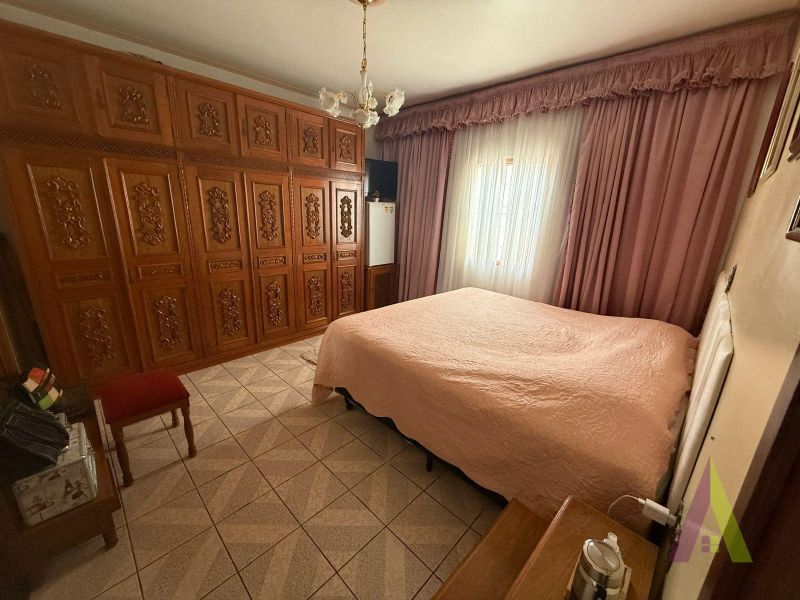 Sobrado com Edícula em Bairro Tradicional de São Roque!