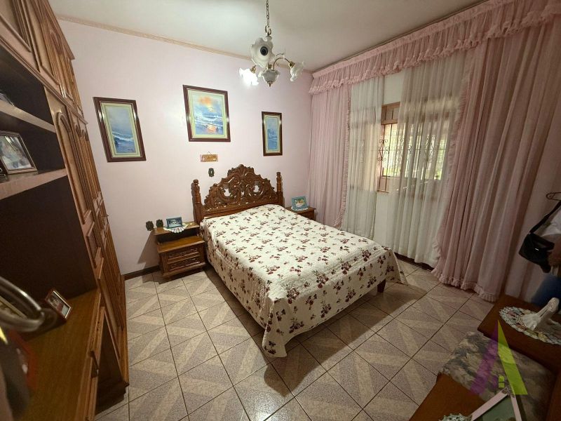 Sobrado com Edícula em Bairro Tradicional de São Roque!