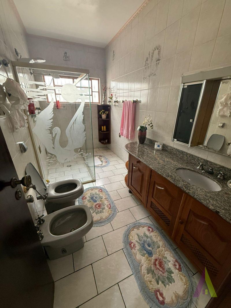 Sobrado com Edícula em Bairro Tradicional de São Roque!