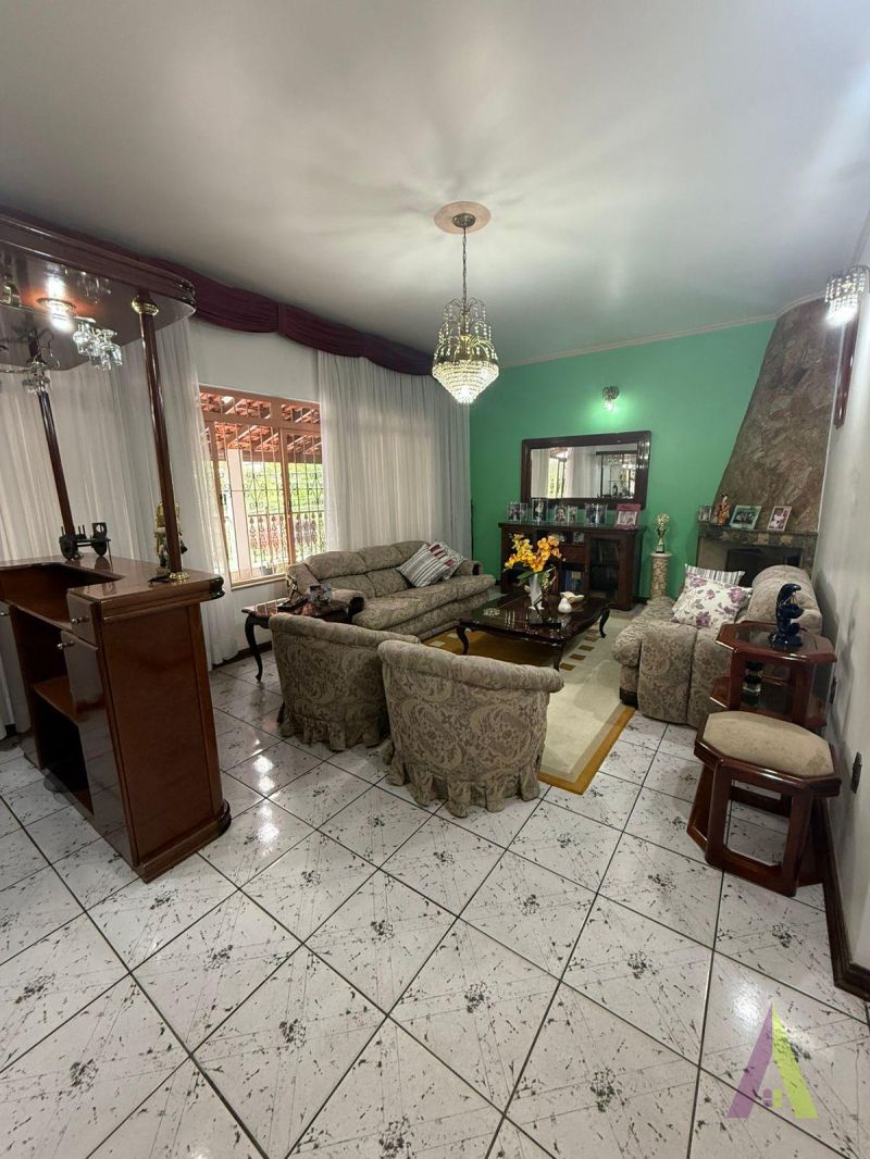 Sobrado com Edícula em Bairro Tradicional de São Roque!