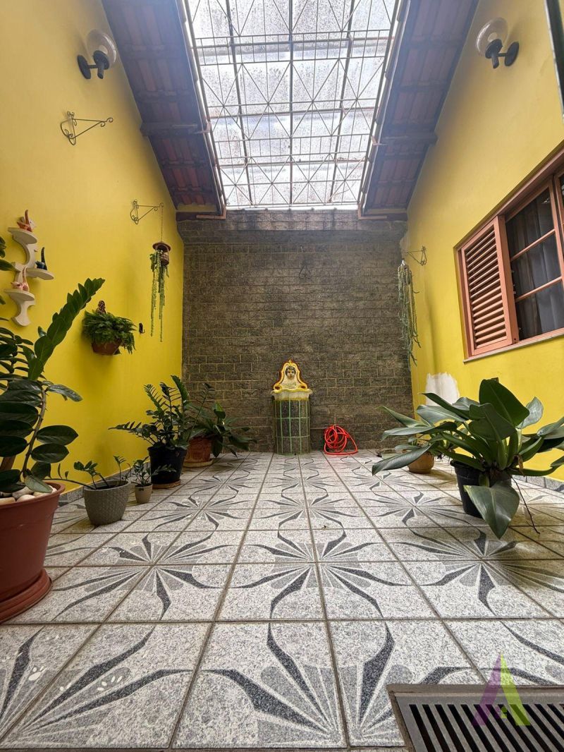 Sobrado com Edícula em Bairro Tradicional de São Roque!