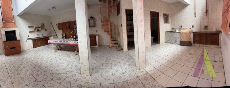 Sobrado com Edícula em Bairro Tradicional de São Roque!