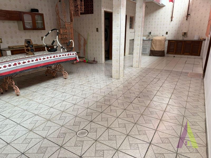 Sobrado com Edícula em Bairro Tradicional de São Roque!