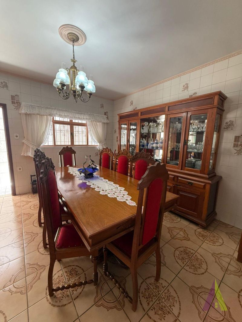 Sobrado com Edícula em Bairro Tradicional de São Roque!