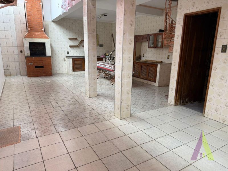 Sobrado com Edícula em Bairro Tradicional de São Roque!