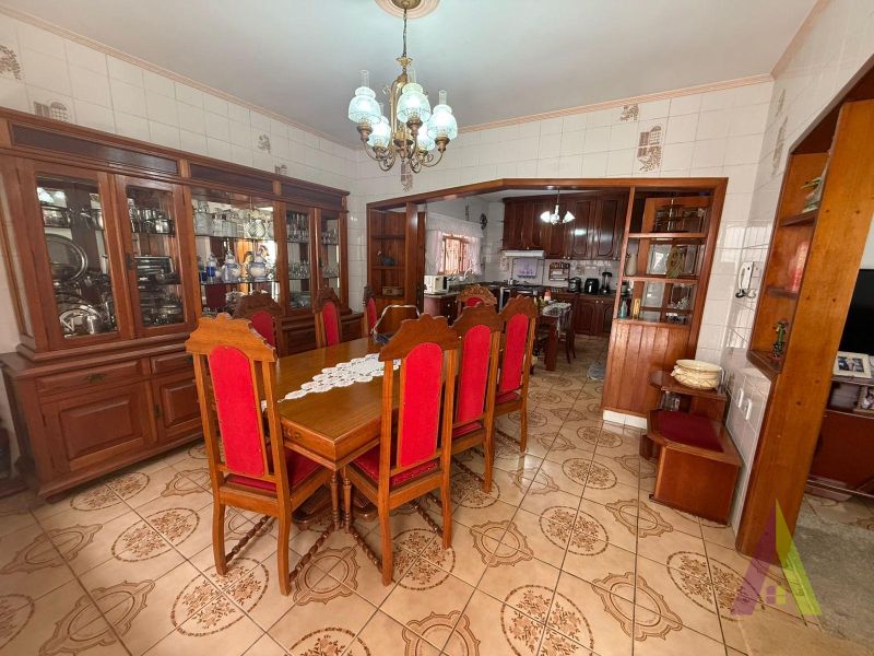 Sobrado com Edícula em Bairro Tradicional de São Roque!