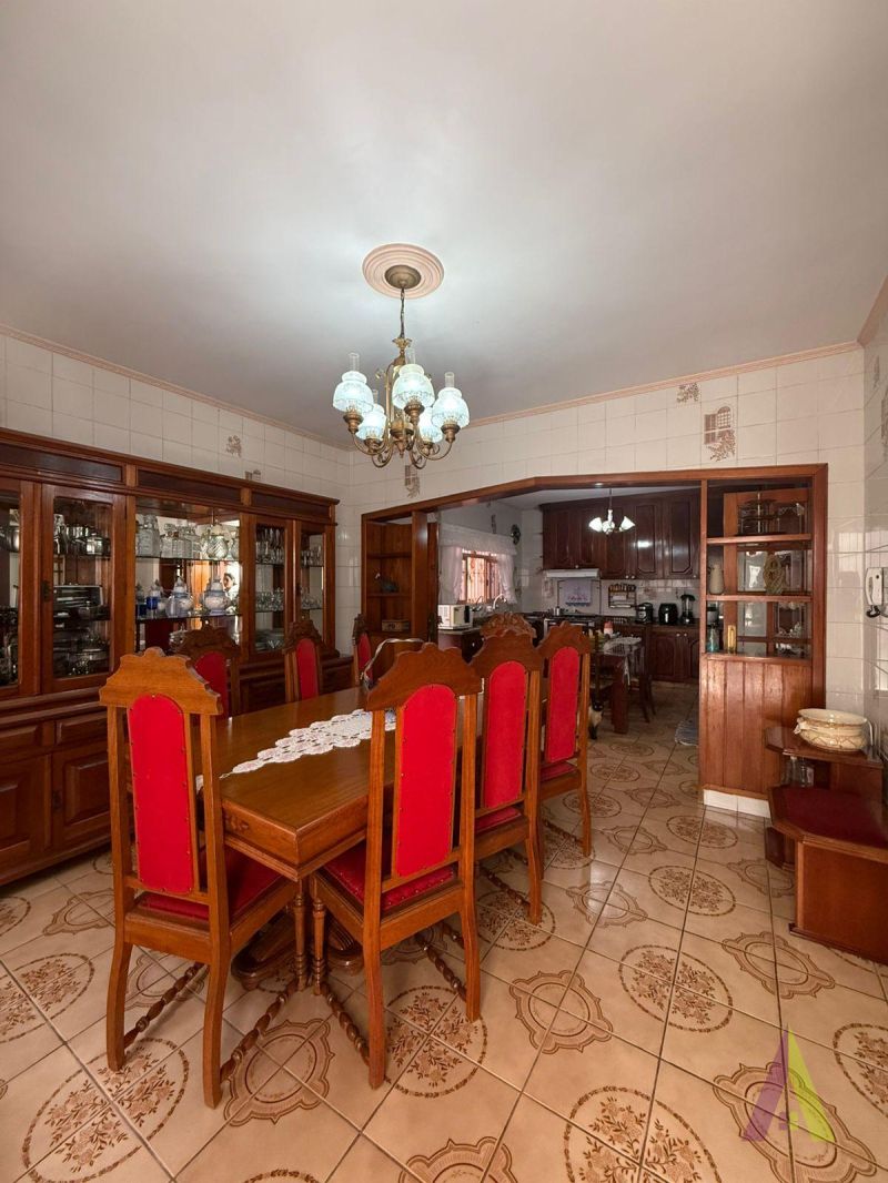 Sobrado com Edícula em Bairro Tradicional de São Roque!