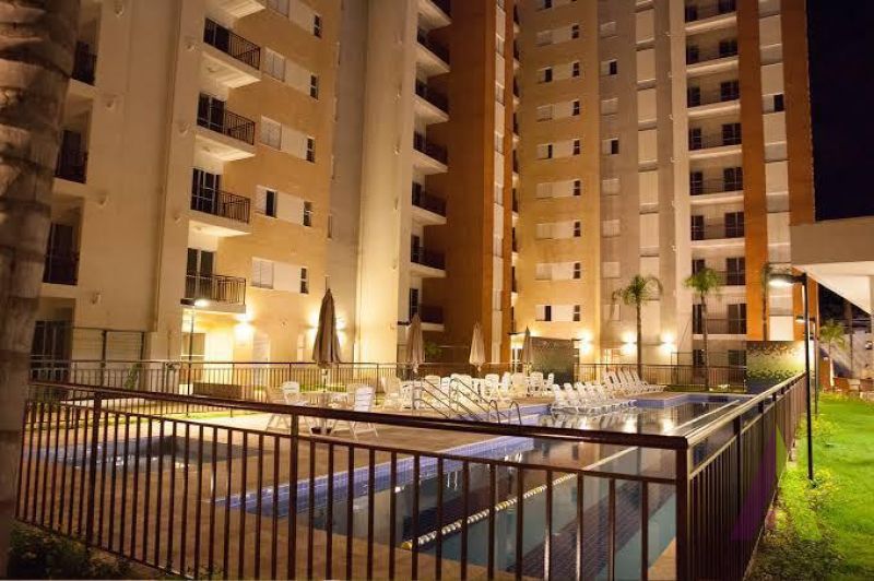 Apartamento Mobiliado com Quintal em Condomínio Resort de São Roque!