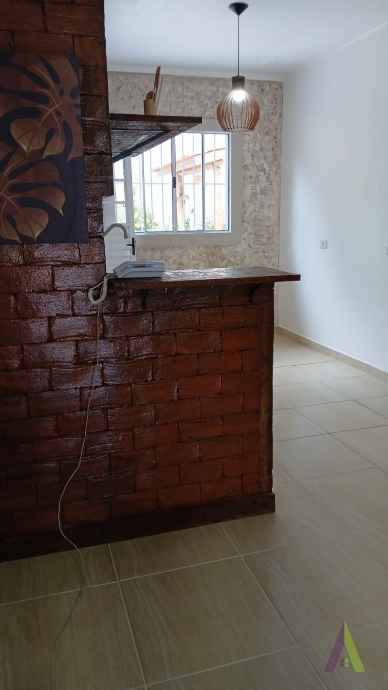 Casa Térrea em Condomínio Fechado de São Roque! 