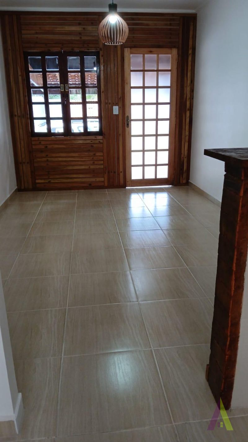 Casa Térrea em Condomínio Fechado de São Roque! 