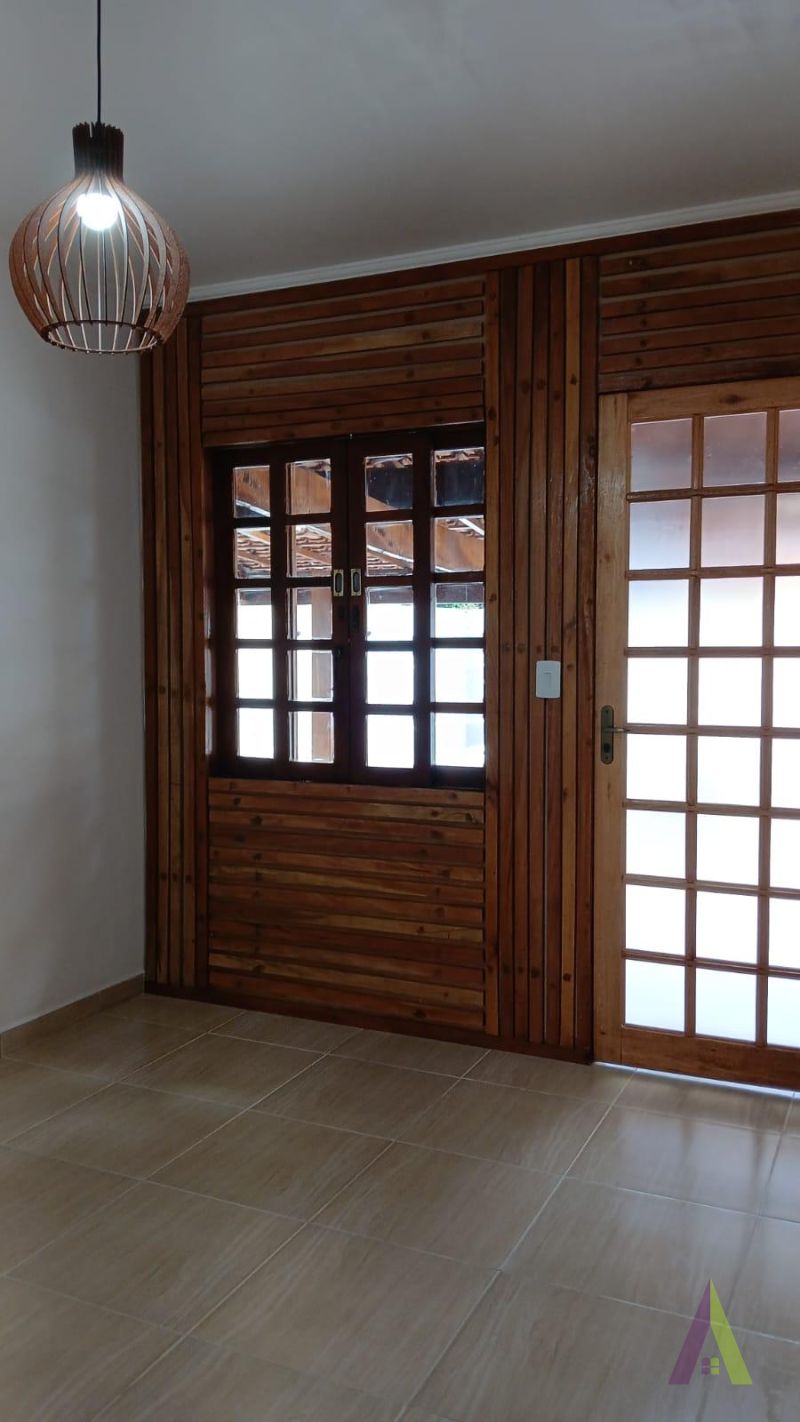 Casa Térrea em Condomínio Fechado de São Roque! 