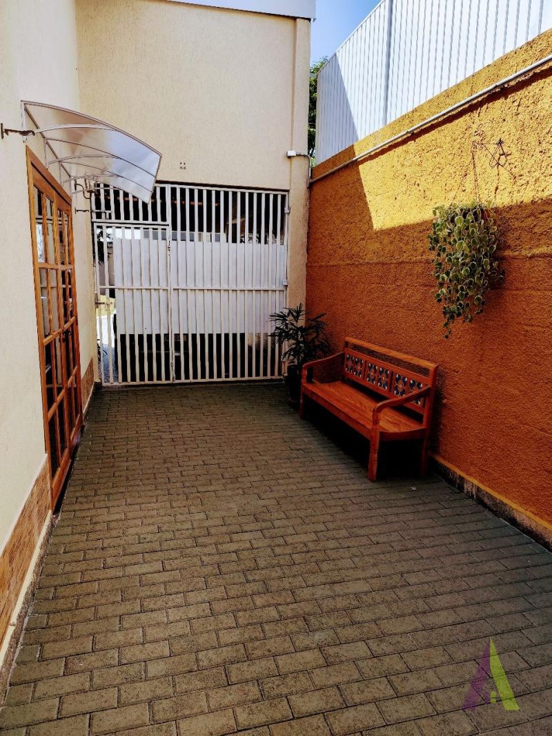 Casa Térrea em Condomínio Fechado de Vargem Grande!