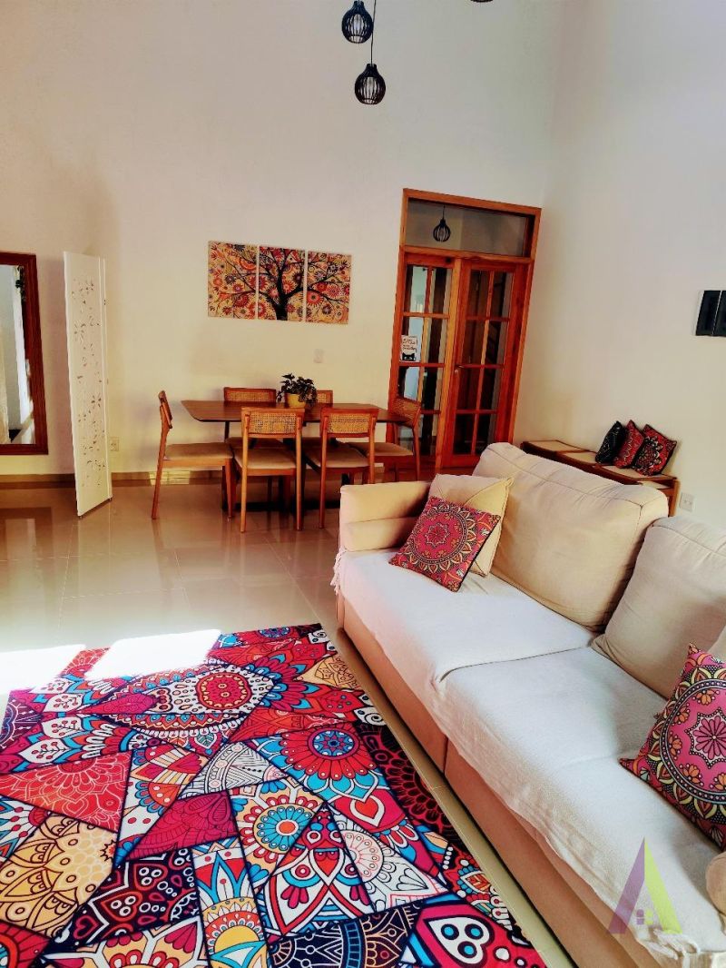 Casa Térrea em Condomínio Fechado de Vargem Grande!