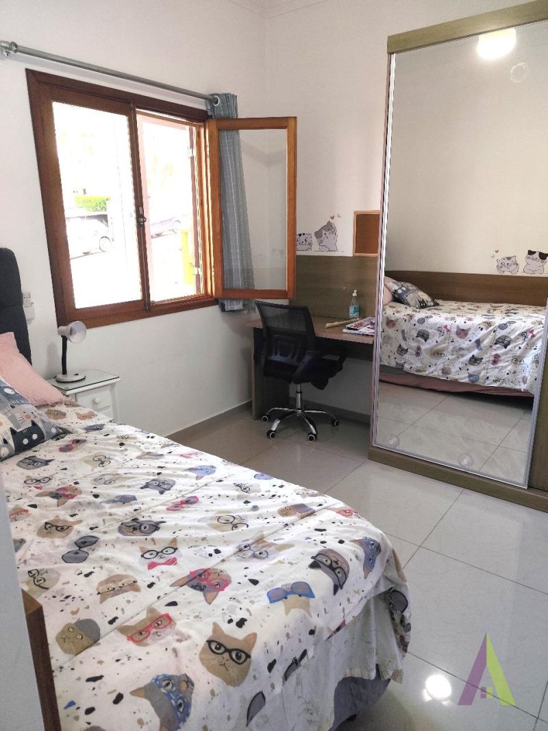 Casa Térrea em Condomínio Fechado de Vargem Grande!