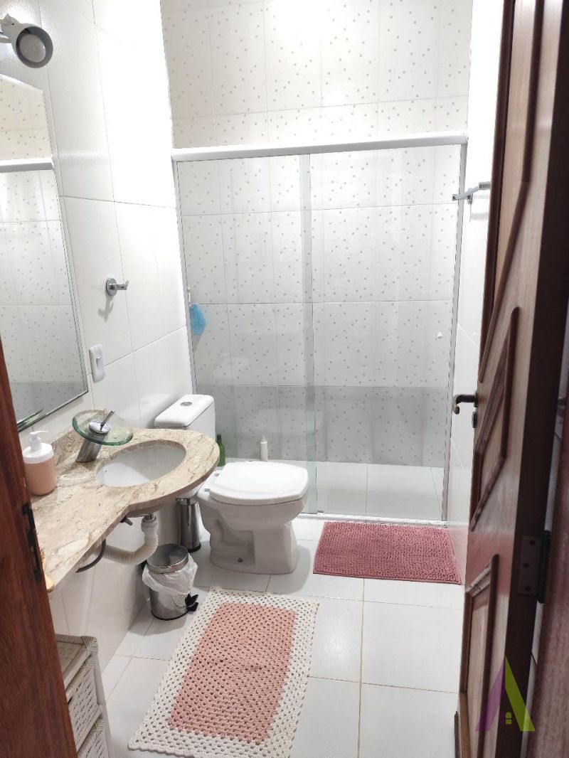 Casa Térrea em Condomínio Fechado de Vargem Grande!