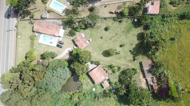 Sitio na Estrada do Vinho em São Roque! 