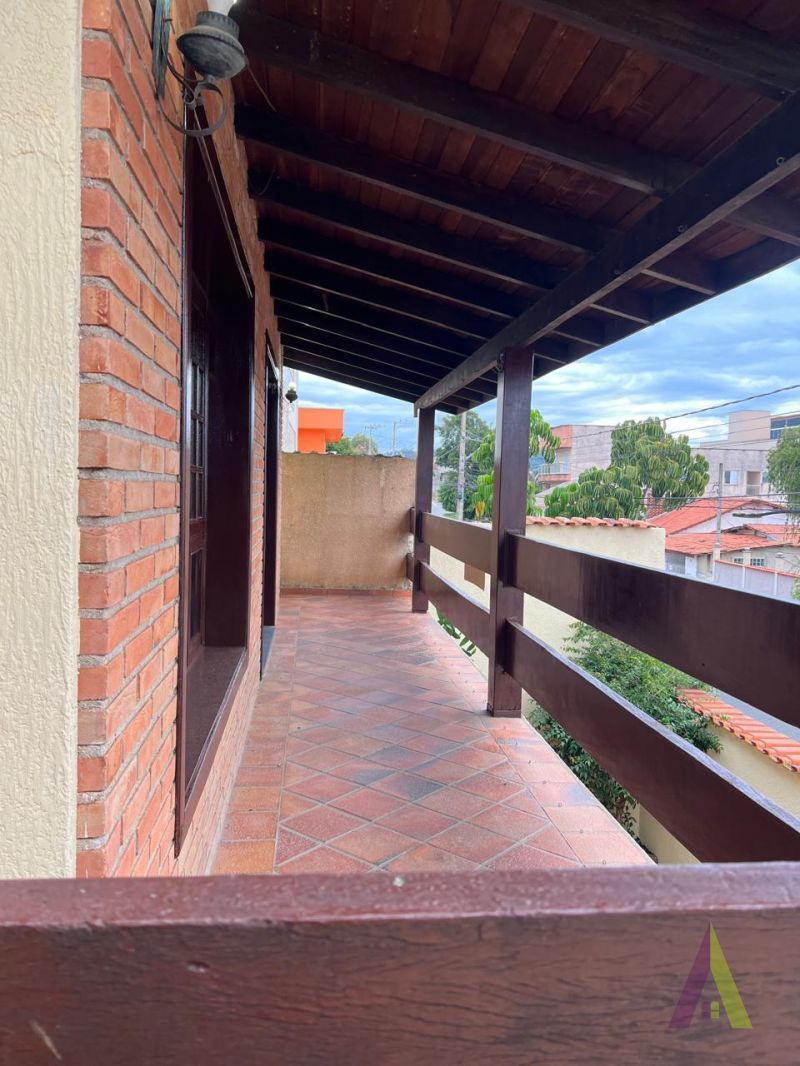 Sobrado em Bairro Tradicional em São Roque! 