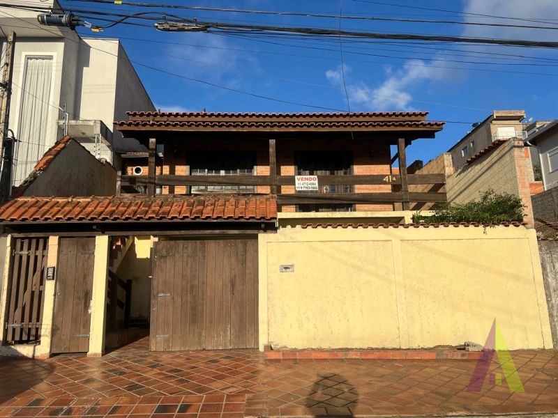 Sobrado em Bairro Tradicional em São Roque! 