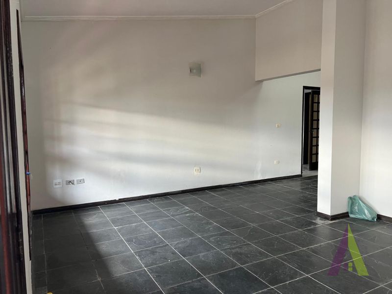 Sobrado em Bairro Tradicional em São Roque! 