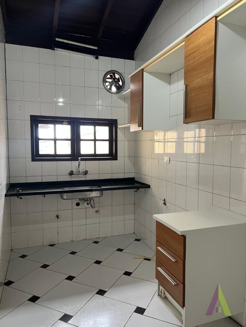 Sobrado em Bairro Tradicional em São Roque! 