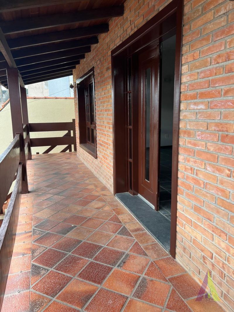 Sobrado em Bairro Tradicional em São Roque! 