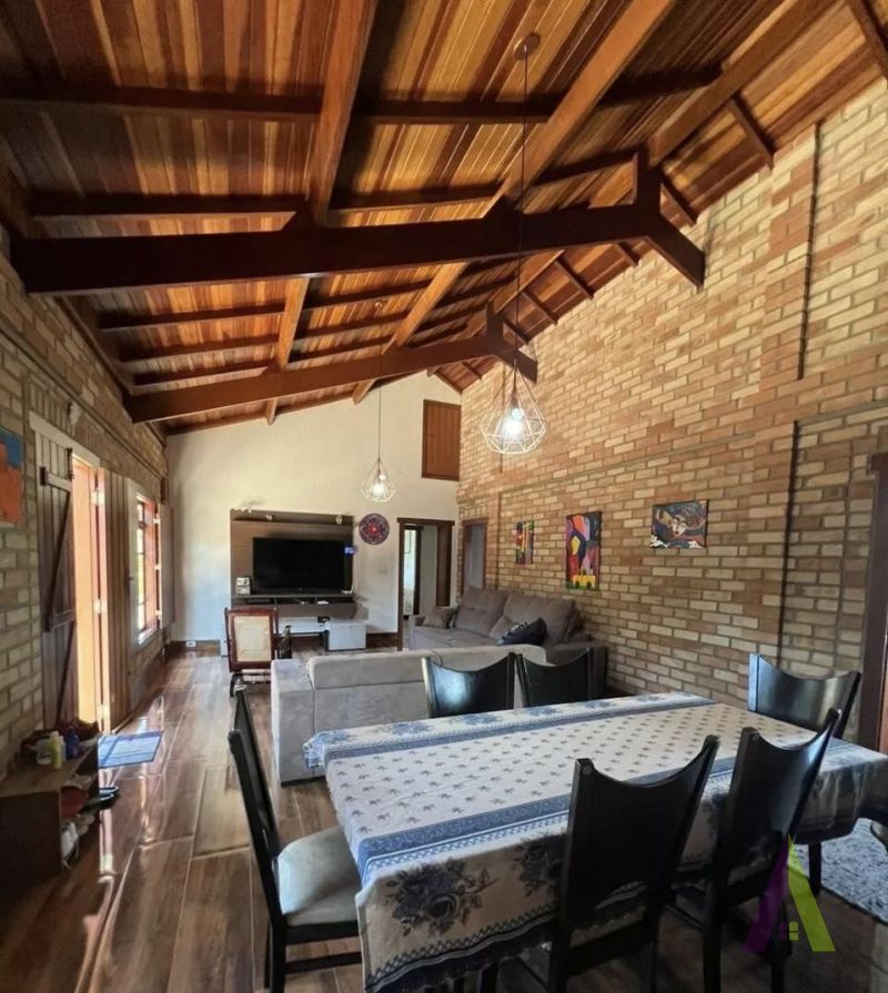 Chácara Alto Padrão na Estrada do Vinho em São Roque!