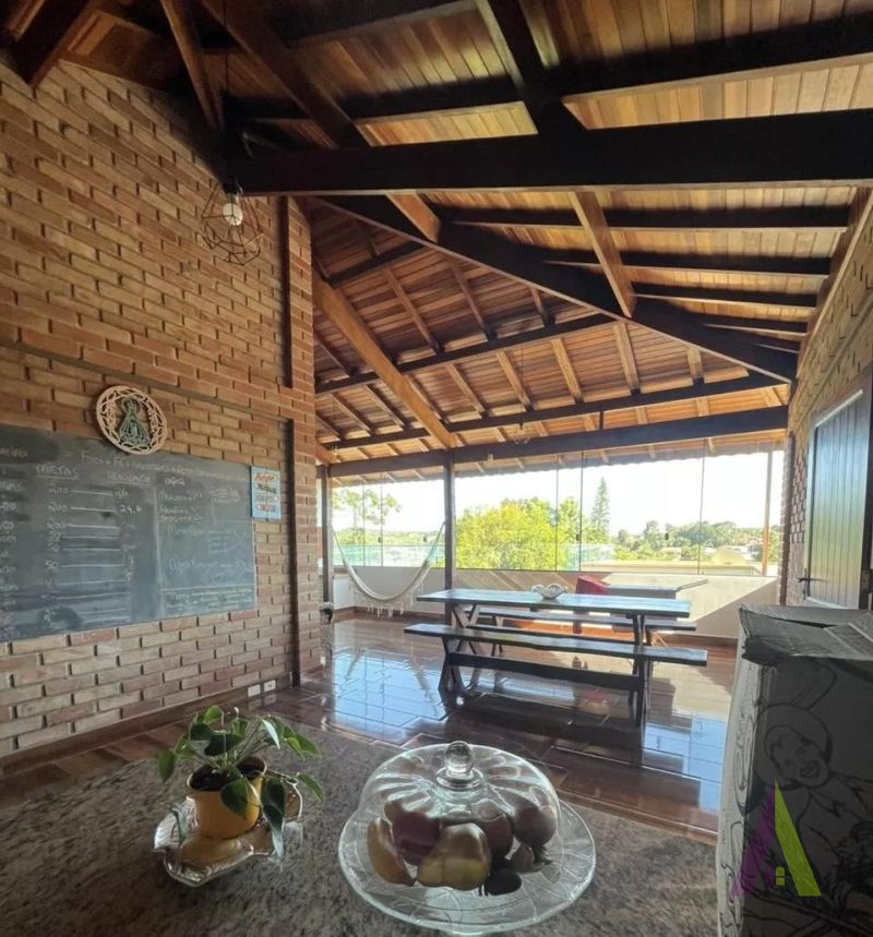 Chácara Alto Padrão na Estrada do Vinho em São Roque!