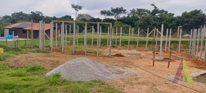 Terreno Plano em Condomínio!