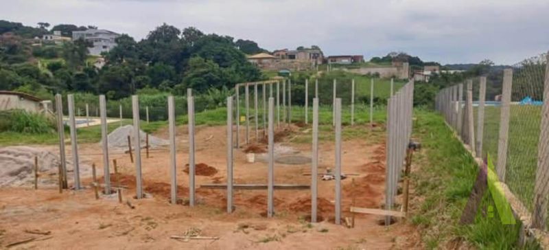 Terreno Plano em Condomínio!
