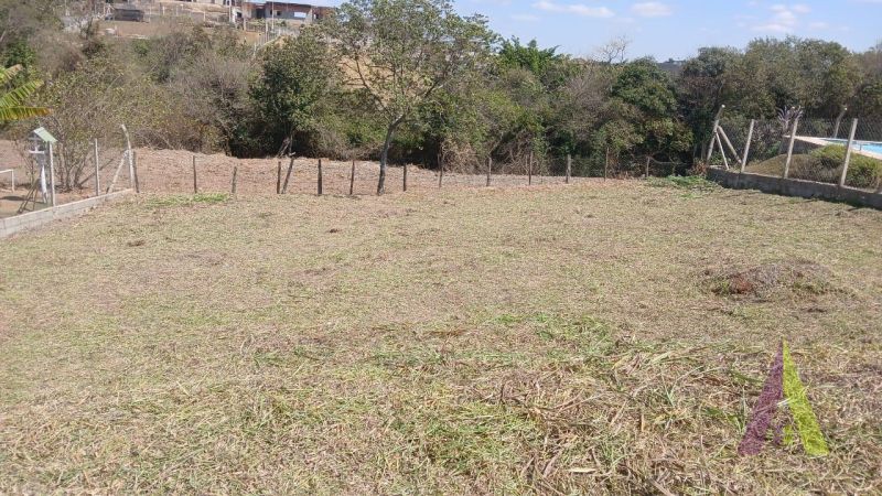 Terreno Plano em Condomínio!