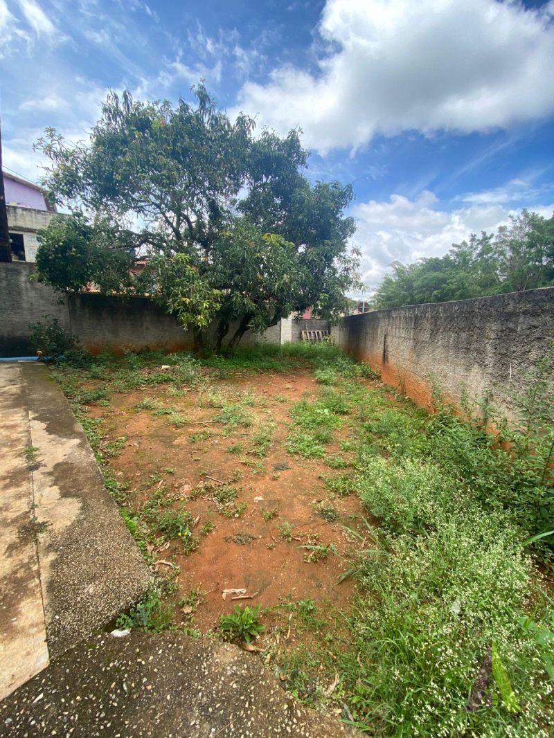 Casa em Bairro Tradicional em São Roque! 