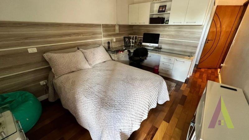 Casa Alto Padrão em Condomínio Fechado de São Roque!     