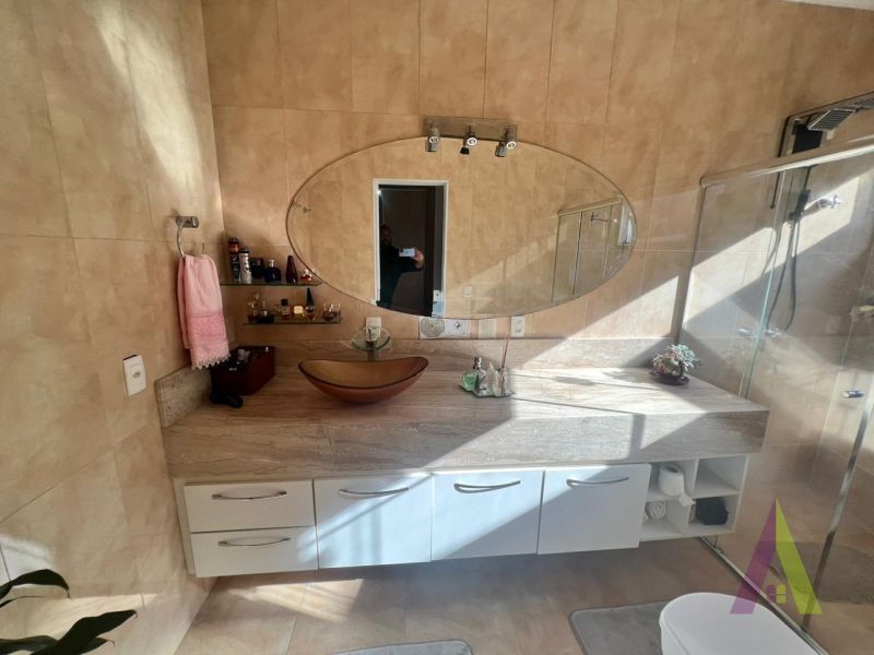 Casa Alto Padrão em Condomínio Fechado de São Roque!     