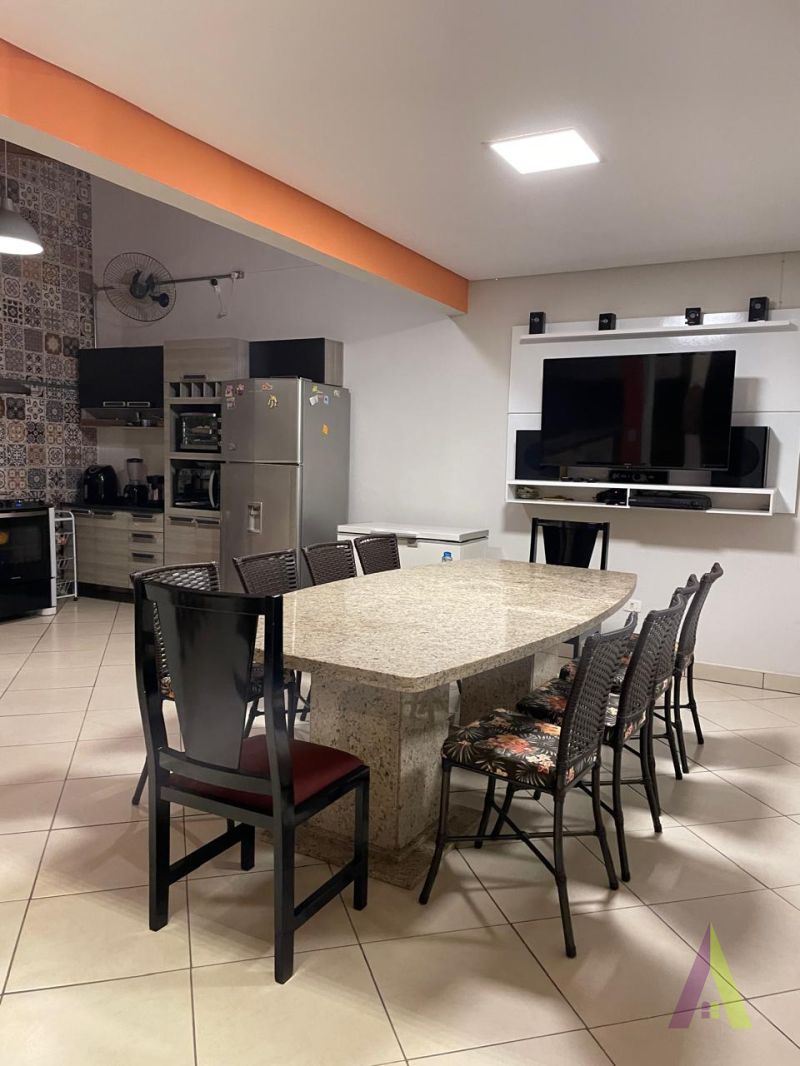 Casa Alto Padrão em Condomínio Fechado de São Roque!     