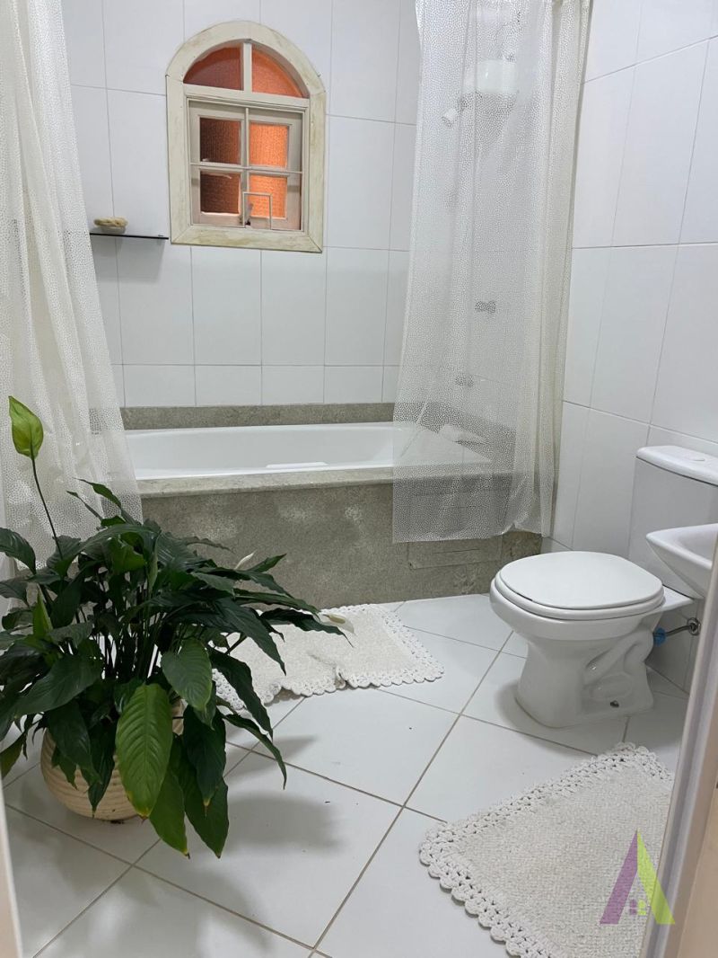 Casa Alto Padrão em Condomínio Fechado de São Roque!     