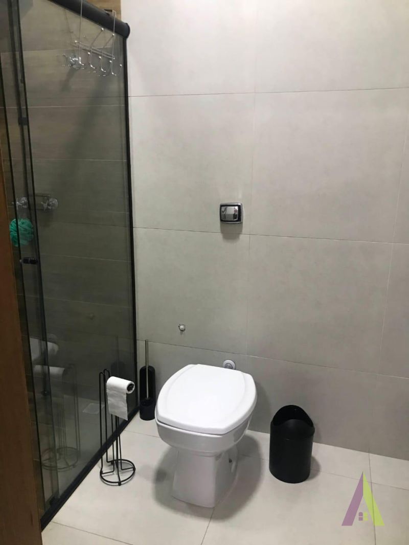 Chácara com Casa Térrea em Bairro Residencial de Chácaras de São Roque!