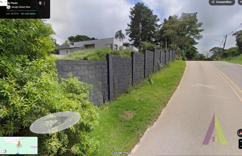 Chácara com Casa Térrea em Bairro Residencial de Chácaras de São Roque!