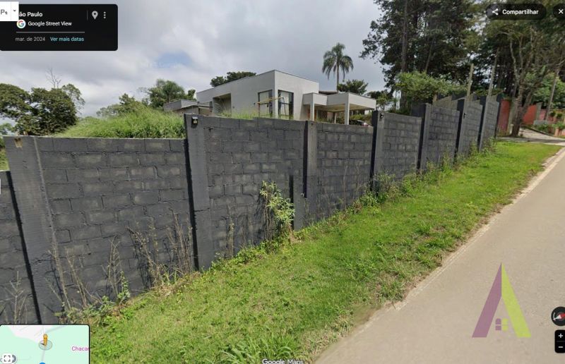 Chácara com Casa Térrea em Bairro Residencial de Chácaras de São Roque!