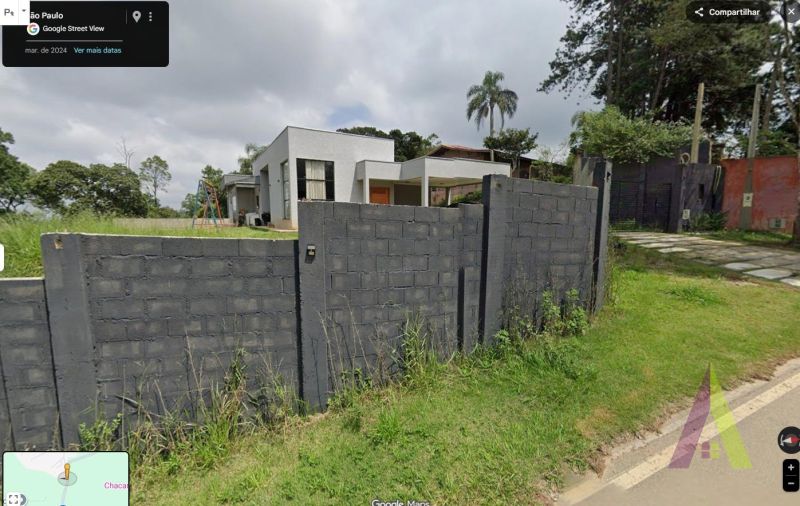 Chácara com Casa Térrea em Bairro Residencial de Chácaras de São Roque!