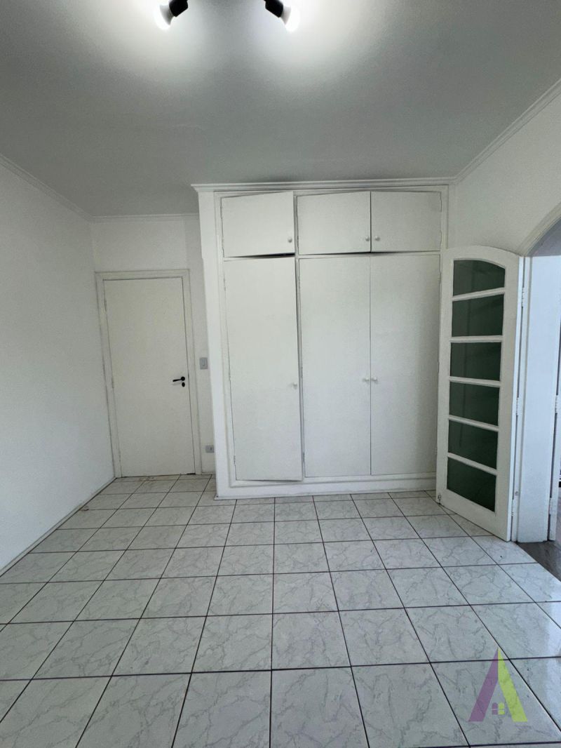 Sobrado no Centro de São Roque!