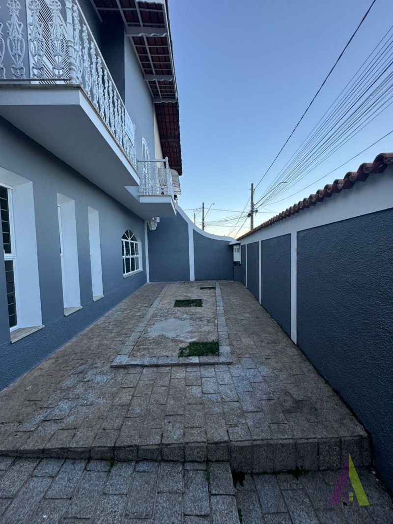 Sobrado no Centro de São Roque!