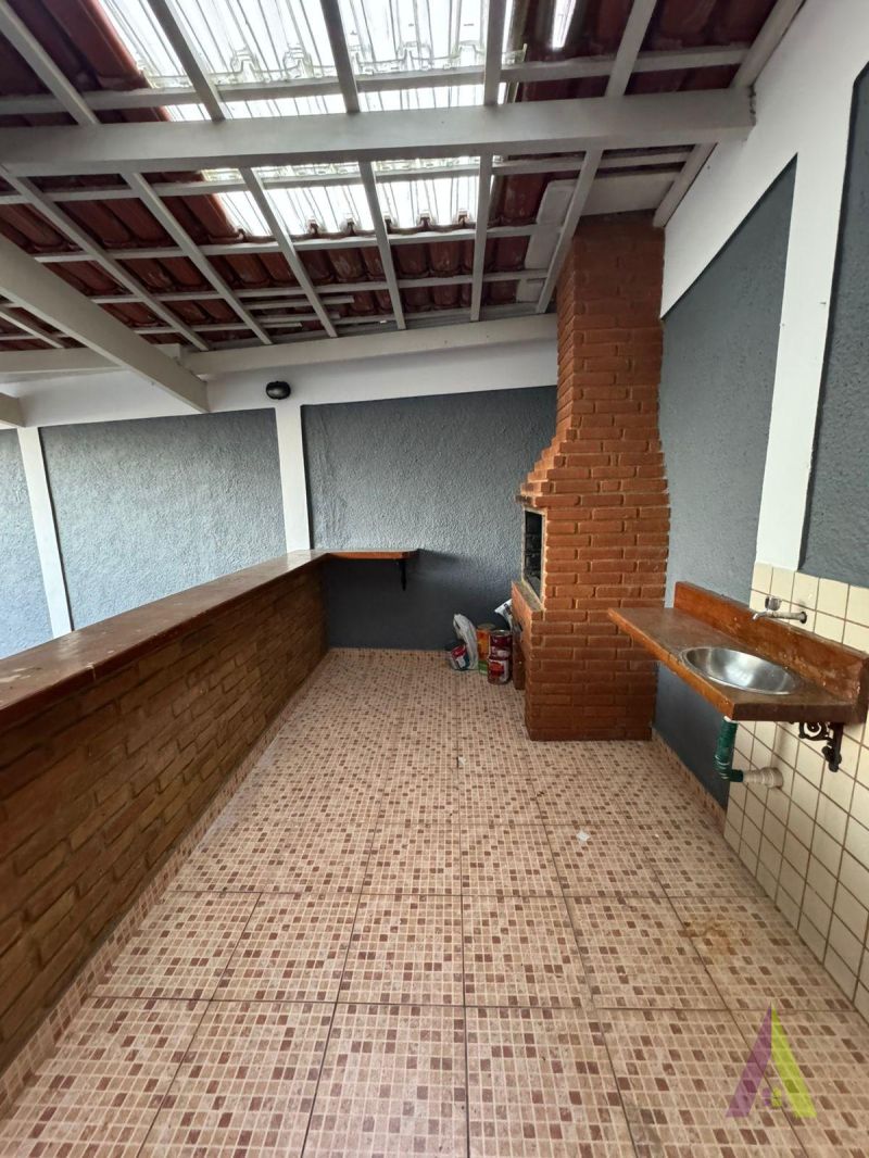 Sobrado no Centro de São Roque!