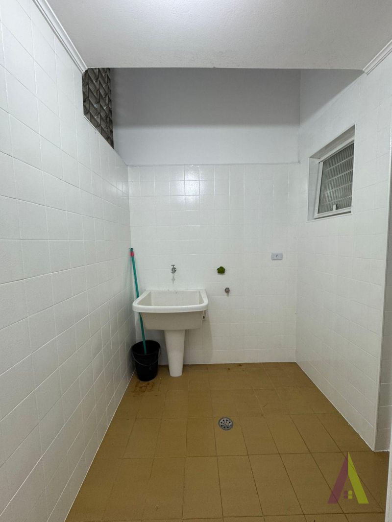 Sobrado no Centro de São Roque!