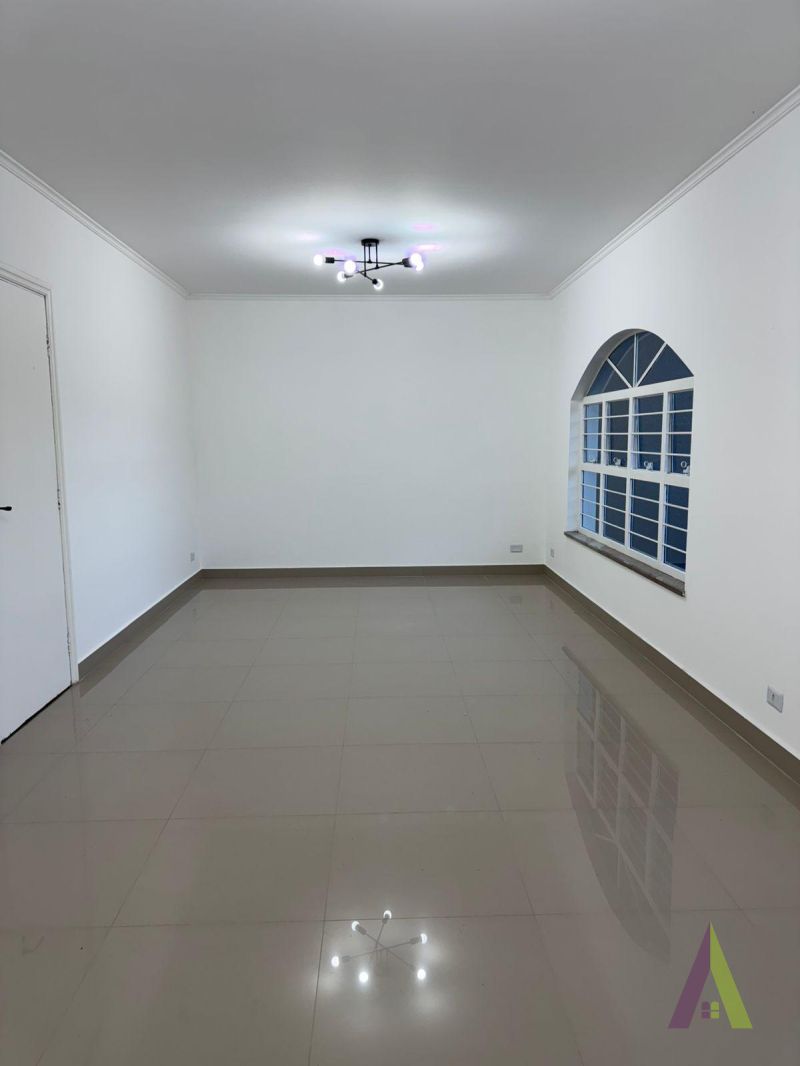 Sobrado no Centro de São Roque!