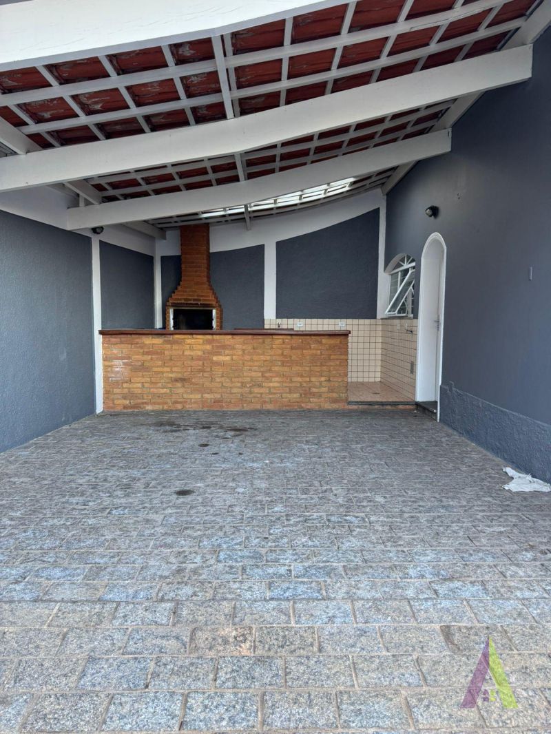 Sobrado no Centro de São Roque!