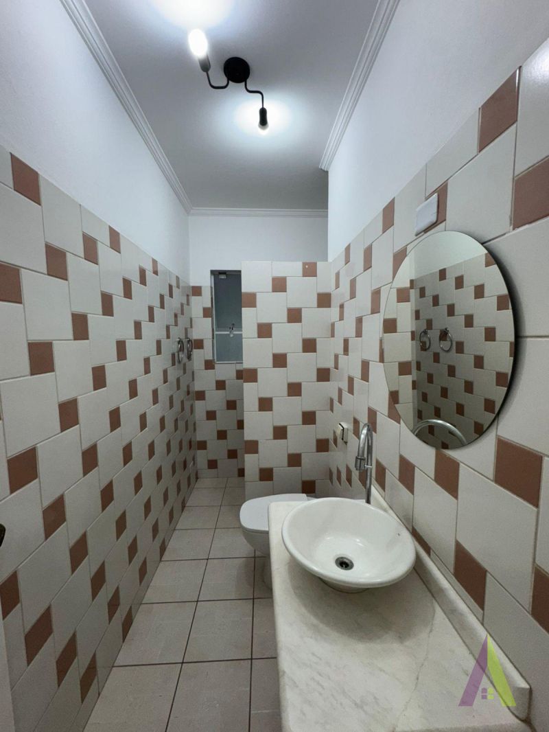 Sobrado no Centro de São Roque!